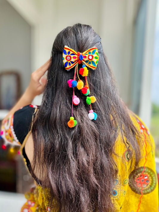 Raasrang - the festive bow