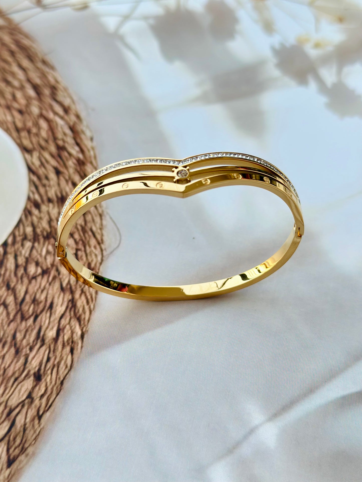 The oval heart - Anti tarnish bracelets