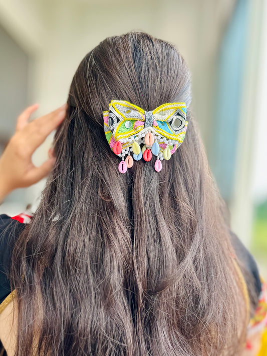 Taal - the festive bow