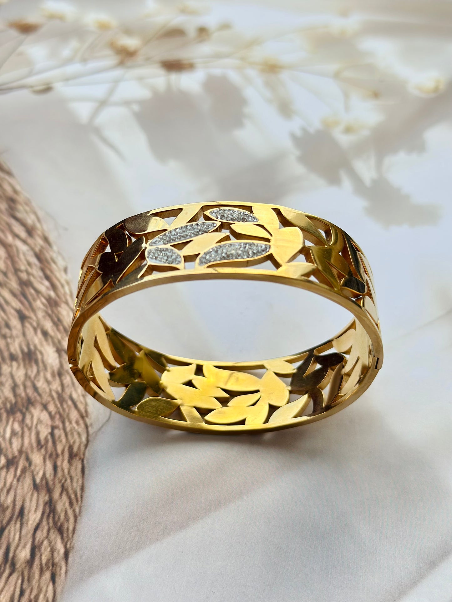 Broad leaf - Anti tarnish bracelets