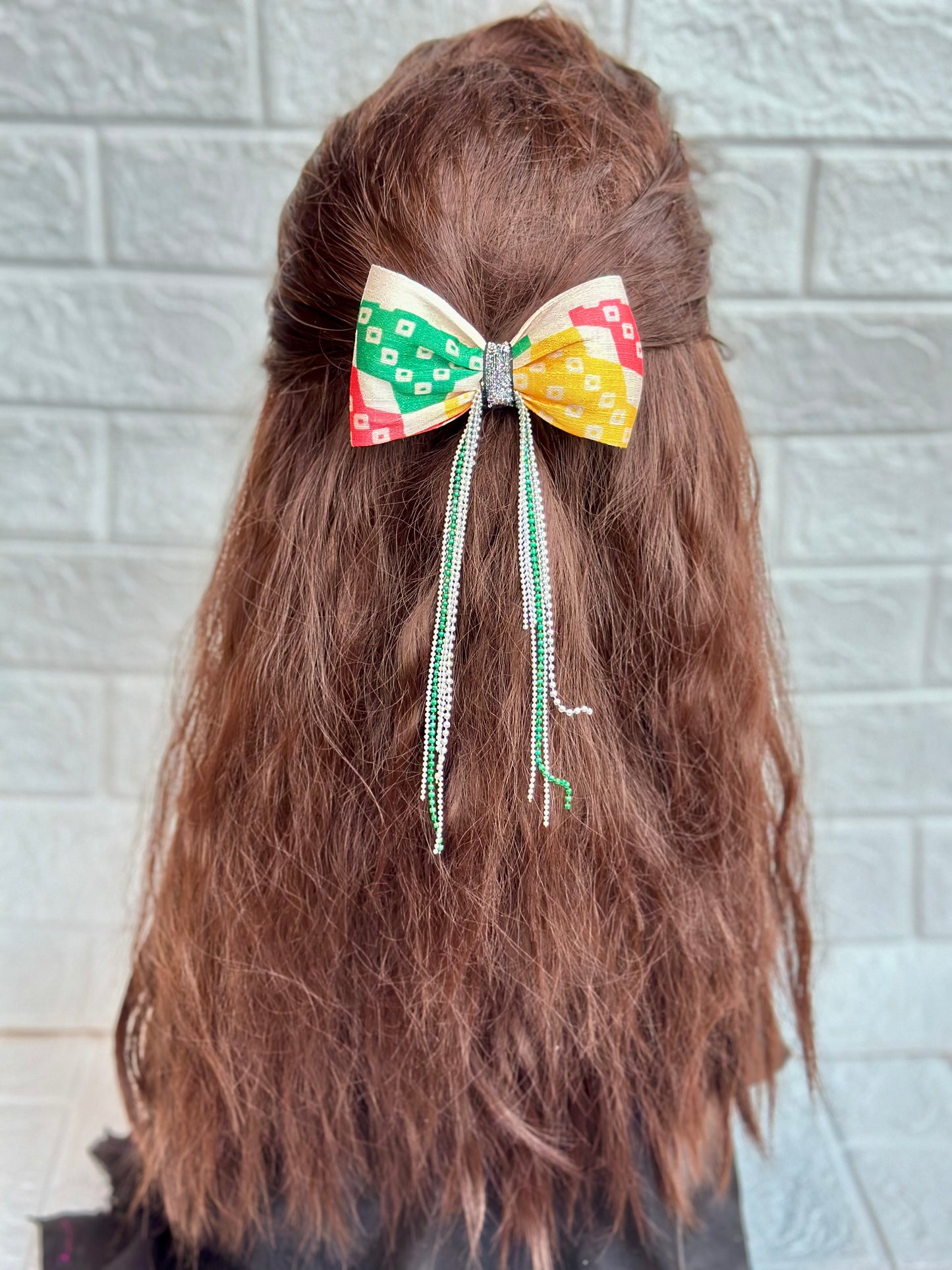 Paro - Beaded bow