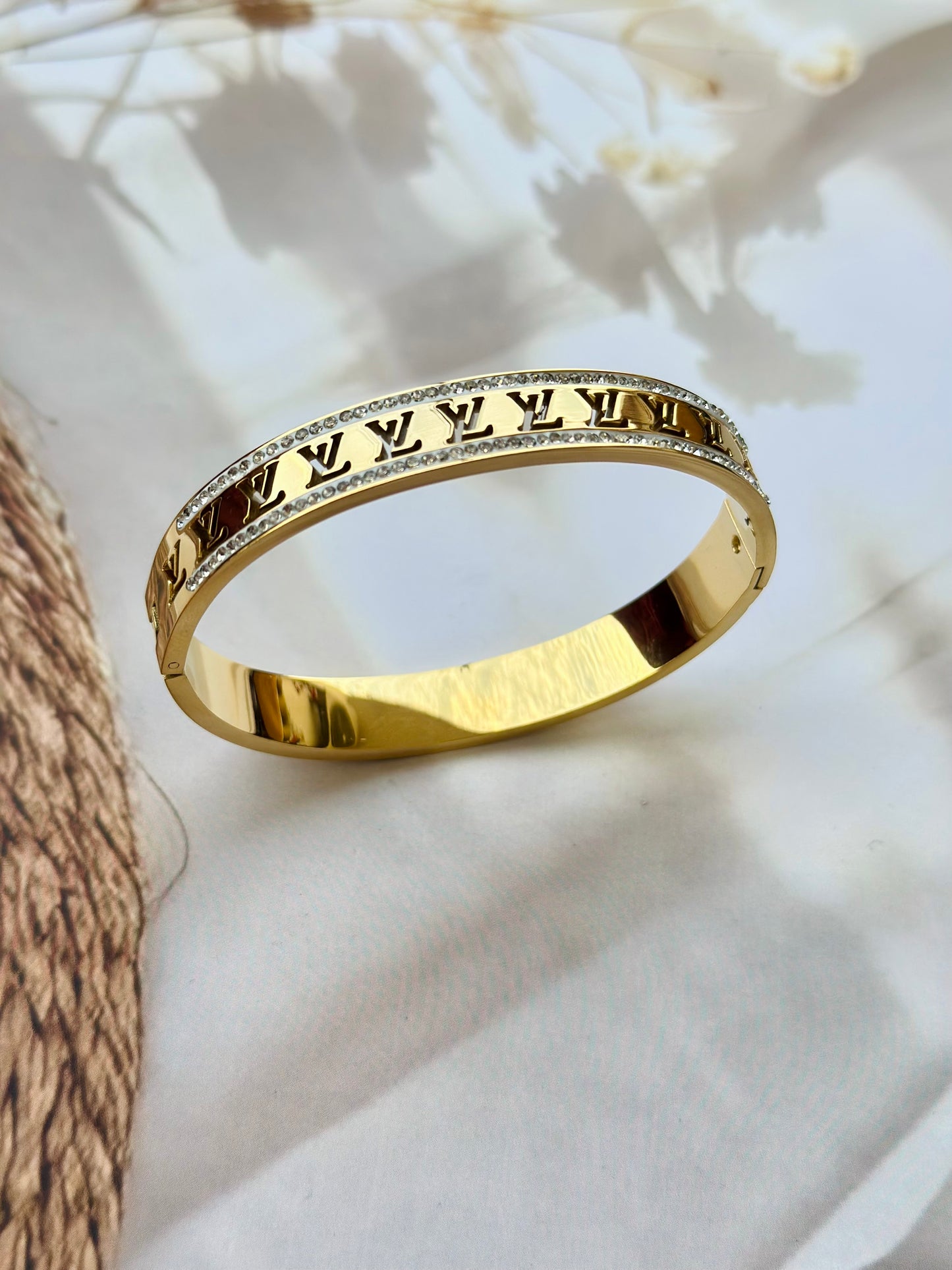 Chic LV - Anti tarnish bracelets