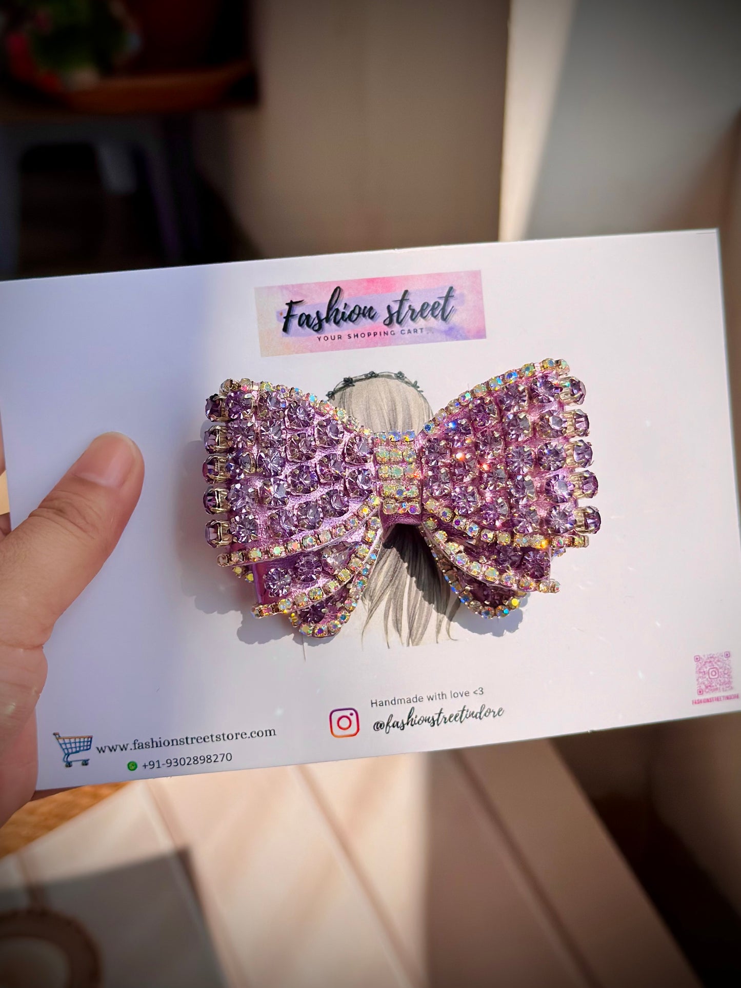 Amaranta - Bejewelled Bow
