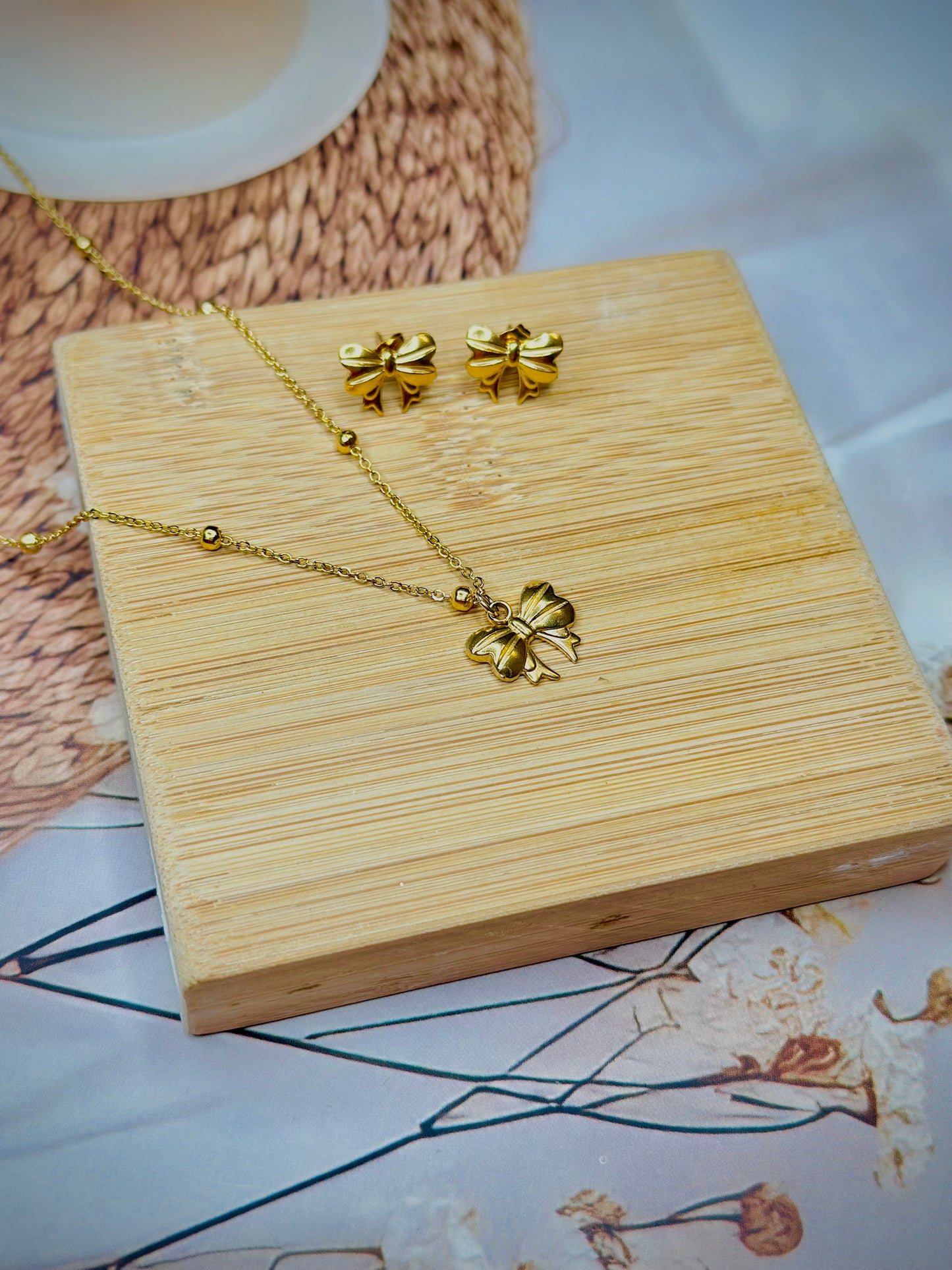 Dainty bow set