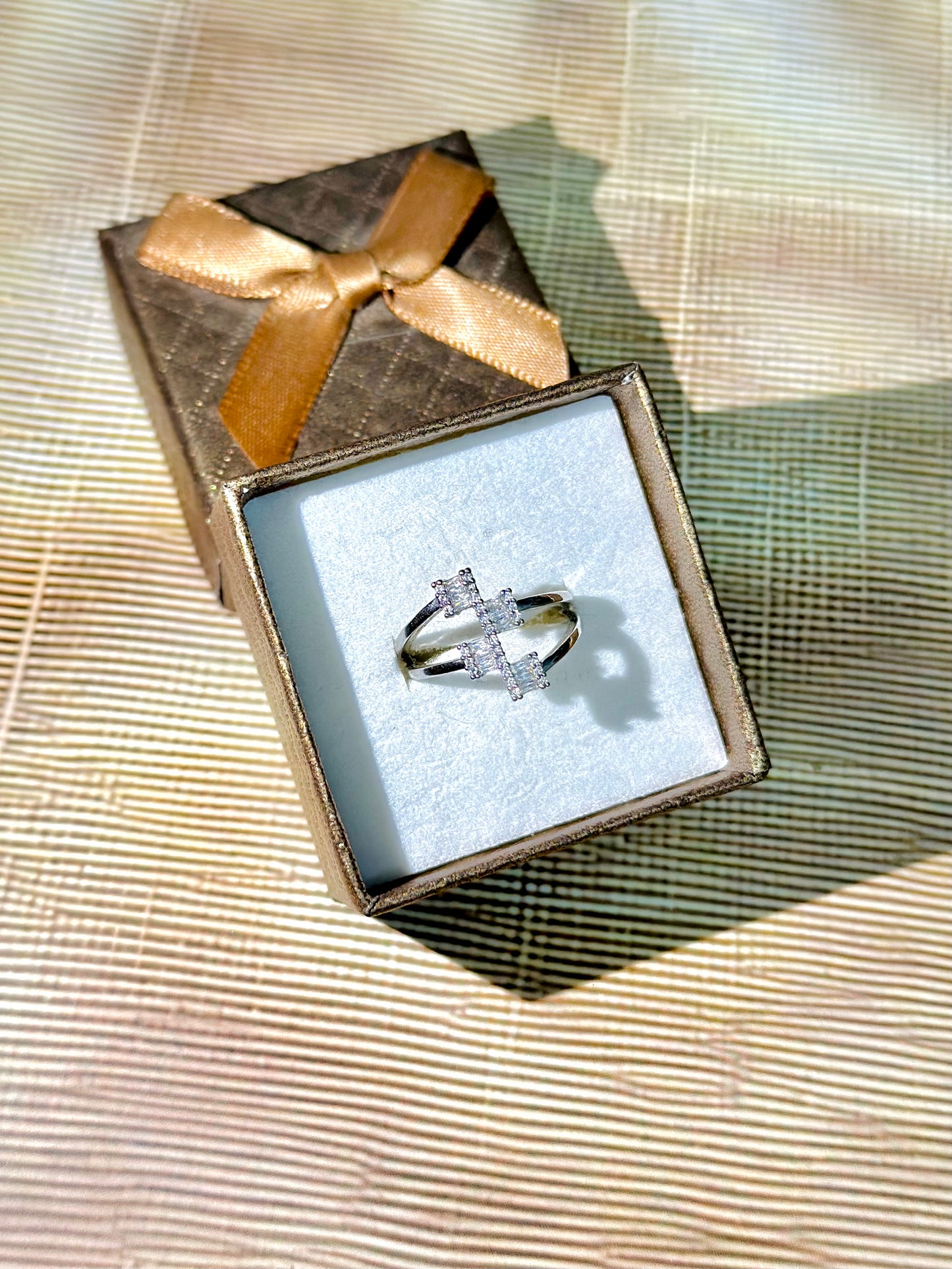 Majestic Loop Ring