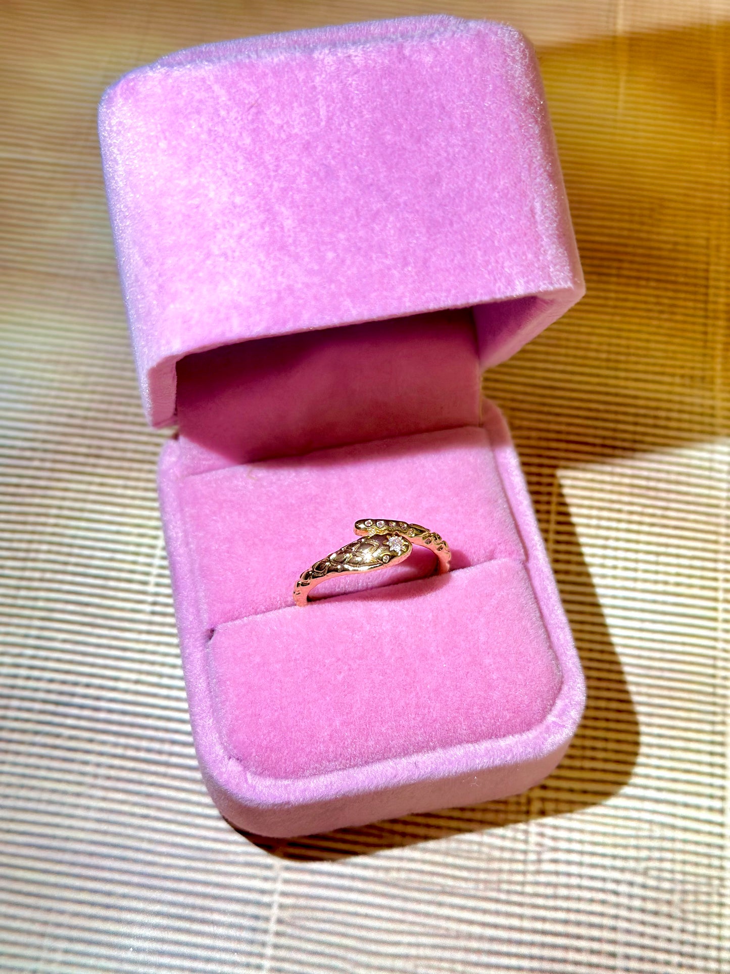 Chic Serpent Ring