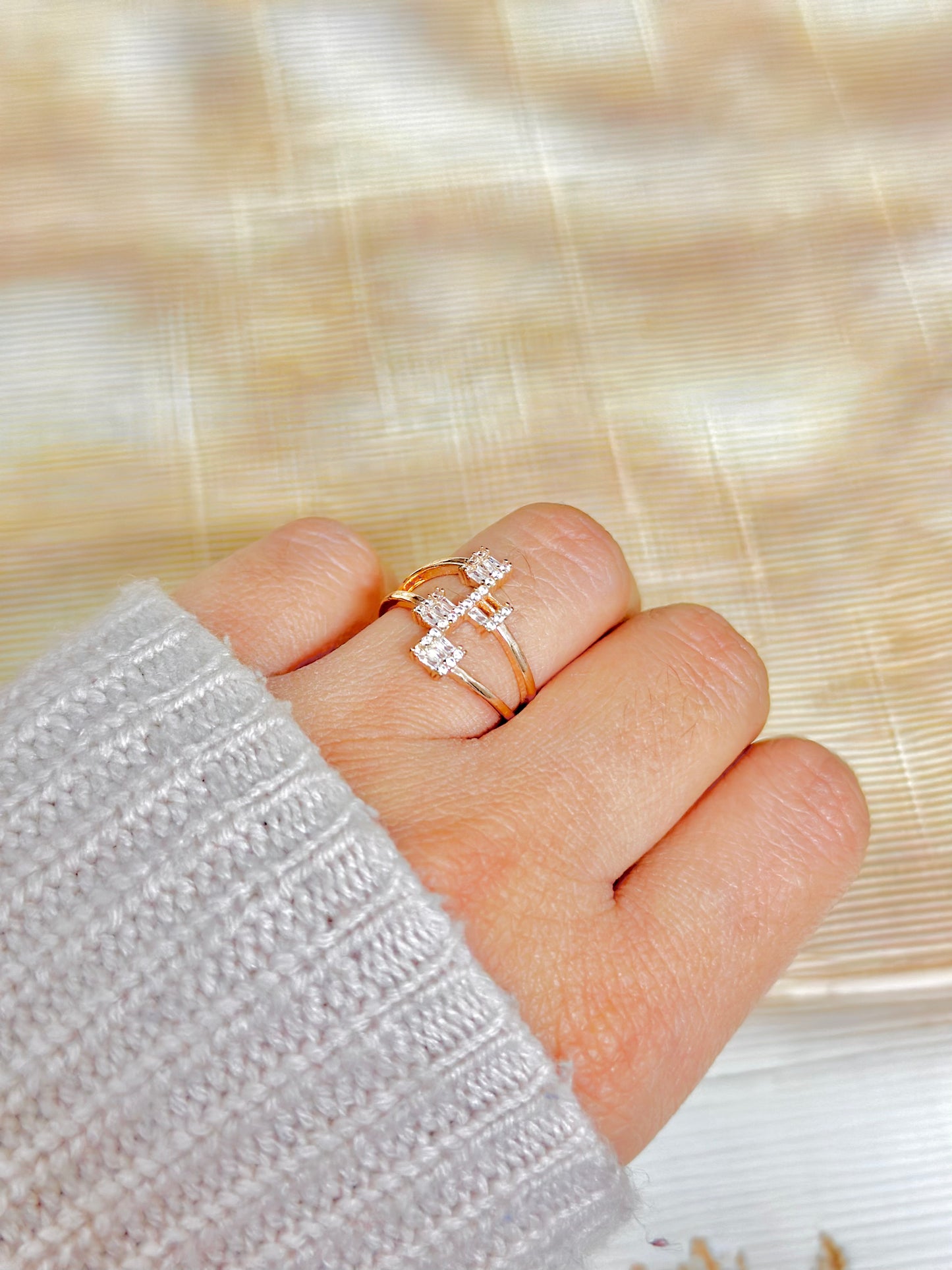 Majestic Loop Ring