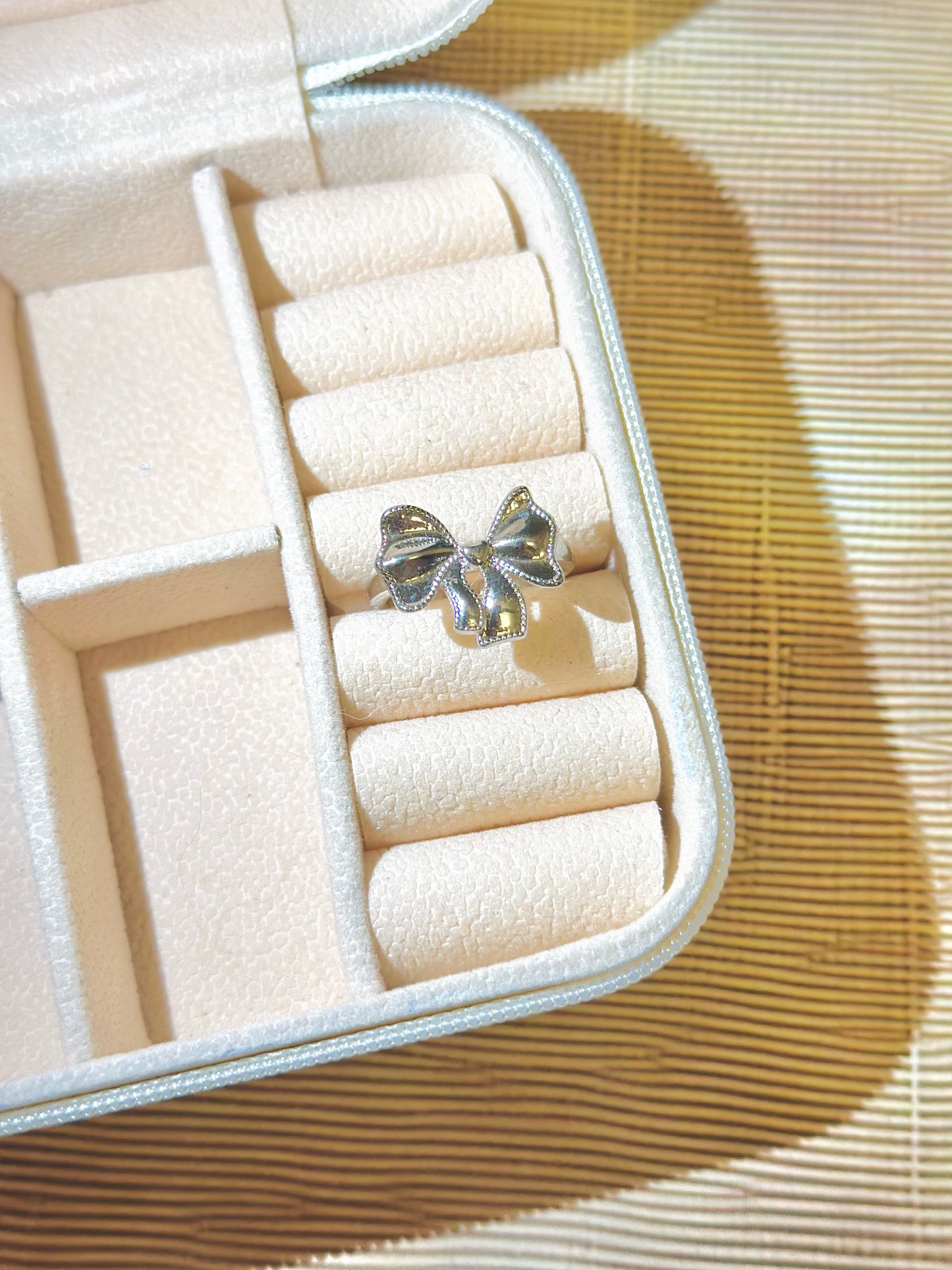 Bowtiful Ring