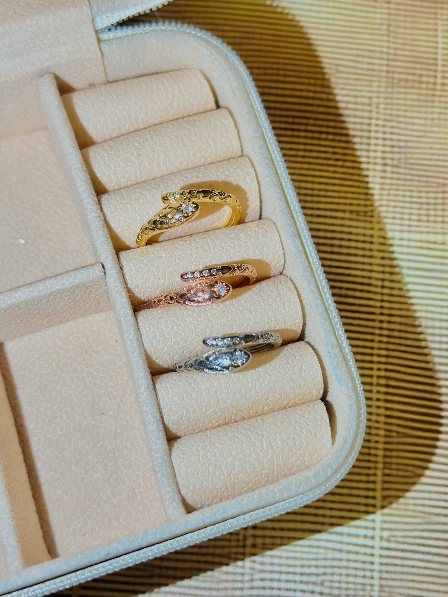 Chic Serpent Ring