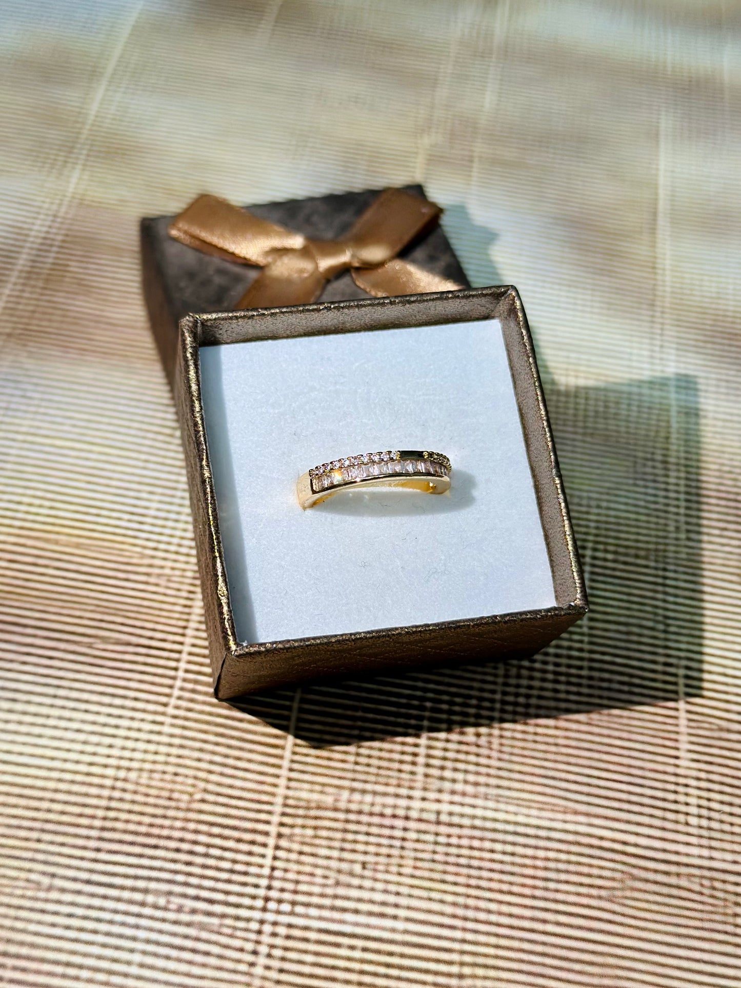 Sleek Glow Band Ring