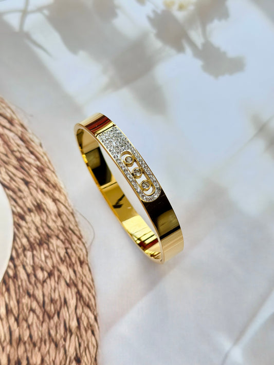Three Dotted buckle - Anti tarnish bracelets