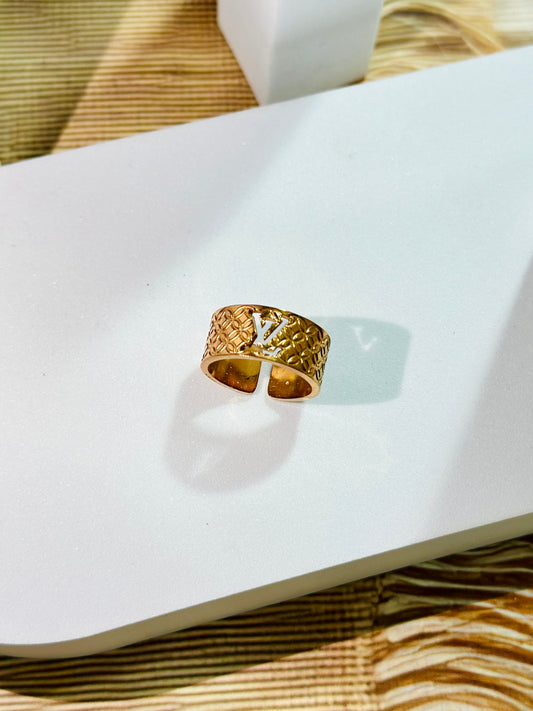 The LV Ring